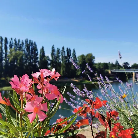 Panzió Au Bord De L'eau *